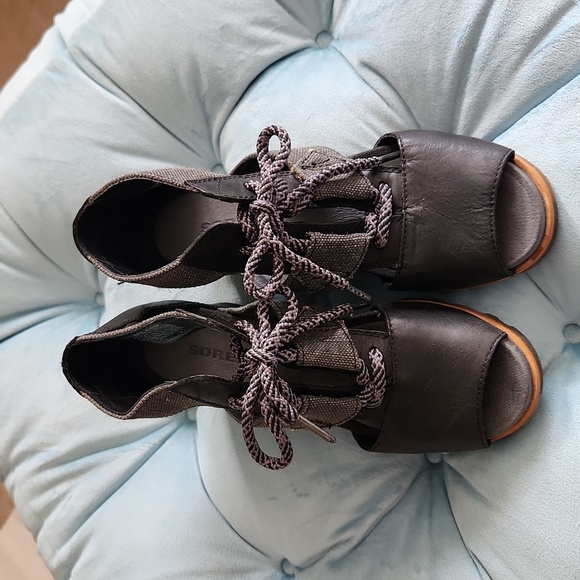 SOREL JOANIE LACE WEDGE SANDALS - Picture 2 of 6